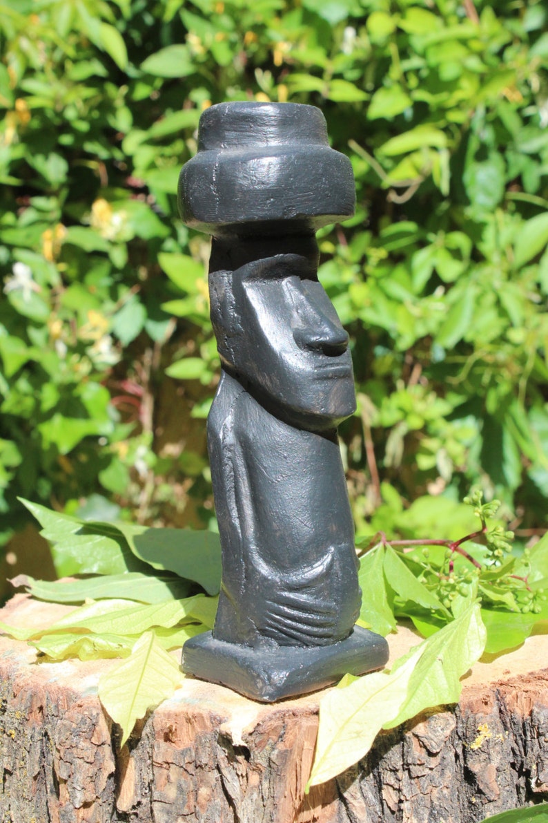 MOAI STATUE image 3