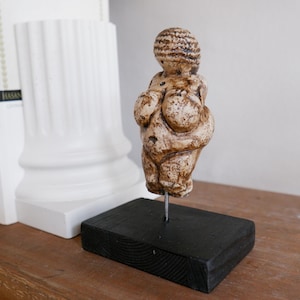 VENUS OF WILLENDORF
