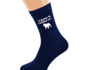 Ich würde eher meine Bulldogge mit dem Hundebild kuscheln, das in weißem Vinyl auf den MARINEBLAUEN baumwollreichen Socken gedruckt wird. Einheitsgröße, UK 8-12