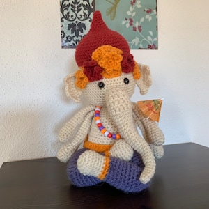 Crochet pattern Lord Ganesha crochet Hinduism, protection and luck in the house, PDF instructions in German and English, elephant god, symbol of luck