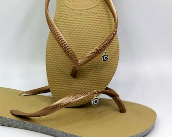 Flip-Flops mit bösem Blick, Strandsandalen mit blauem Kristallauge, Geschenk für Brautjungfern und Junggesellinnenabschiede, Sommerschuhe mit Schutzzauber, Boho-Braut