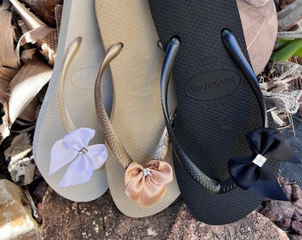 Bow Flip Flops for Bridesmaids, Bachelorette Party Sandals, Custom Wedding Favors, Bridal Party Gift Set Option