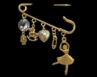 Safety Pin Charms, Duas Baby Pin, Hamsa Safety Pin, Safety Baby Pin, Stroller Pin, Stroller Pin Brooch, Baby Girl Gift, Gold Safety Pin