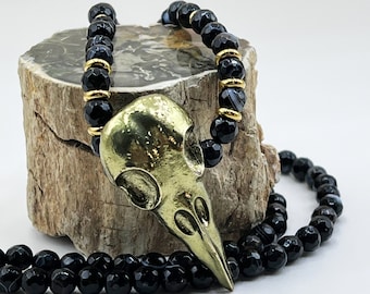 Collar con colgante de calavera de cuervo único con piedras de ágata negra con cuentas naturales