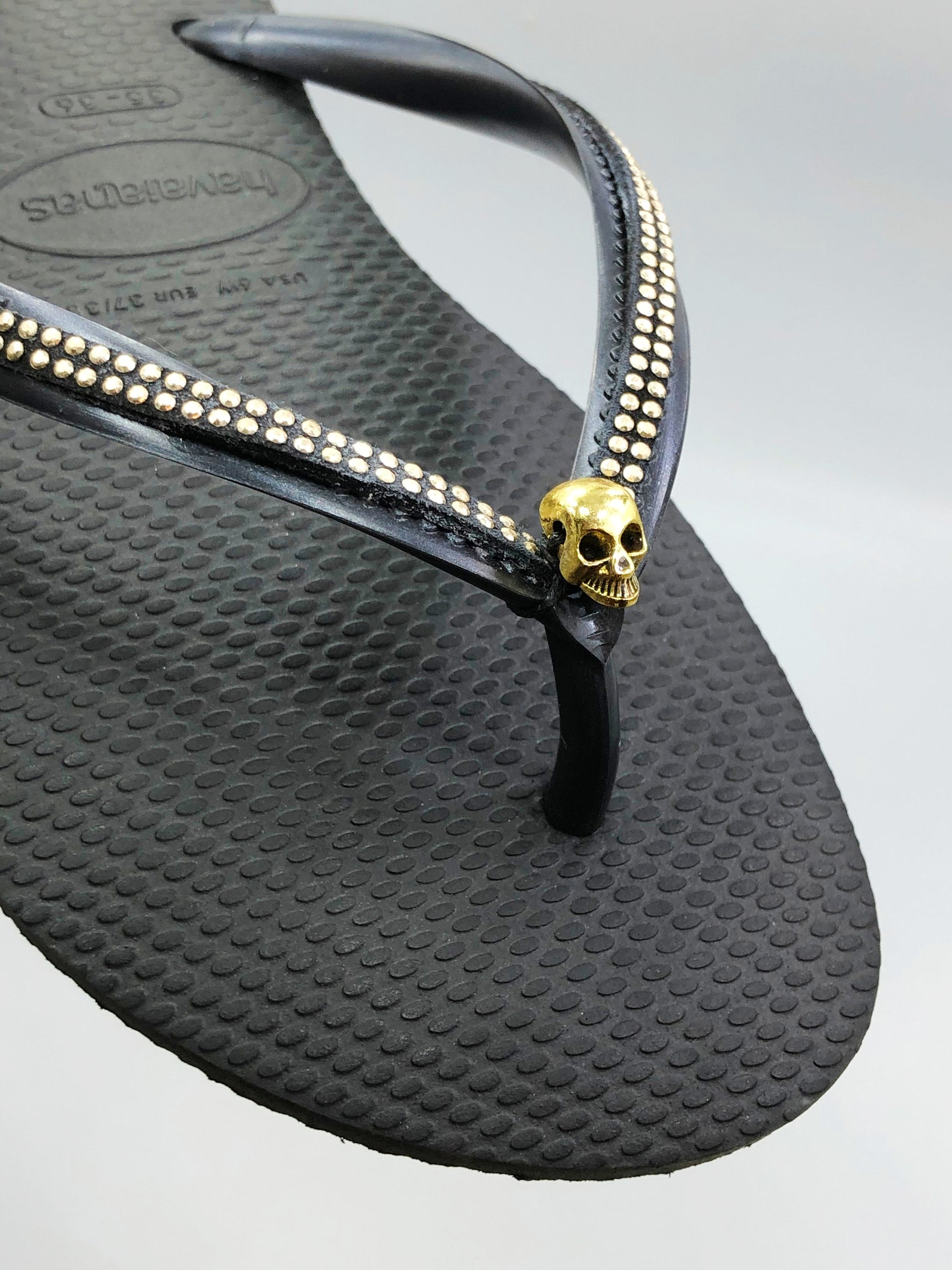 havaianas skull