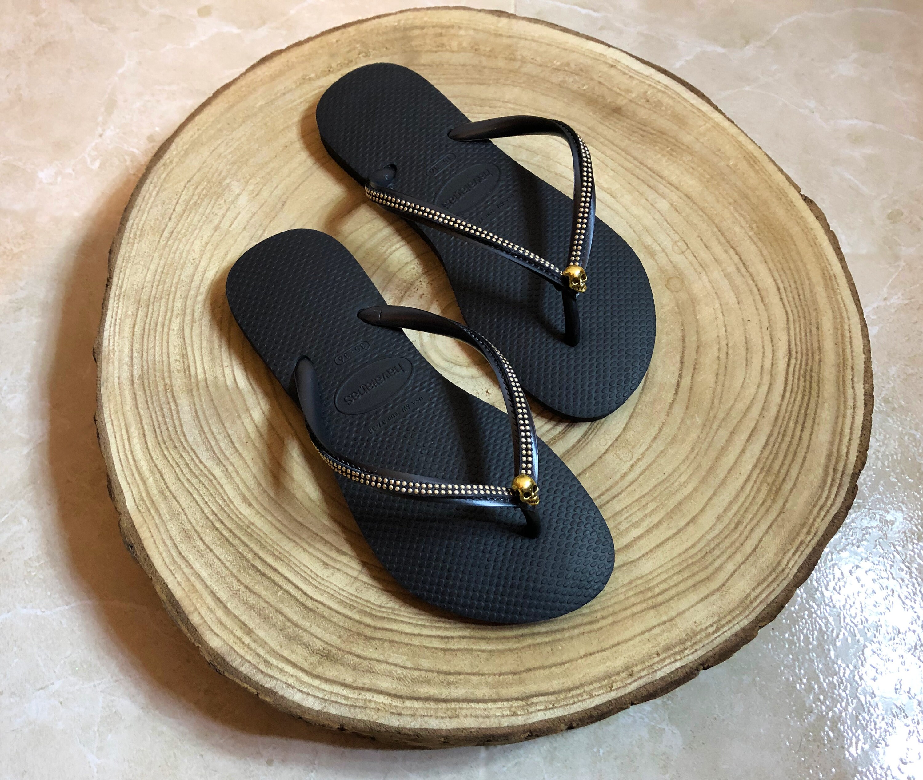 havaianas skull