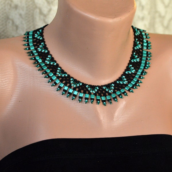 Turquoise emerald black beaded necklace, Beaded minimalist necklace, Seed bead collar necklace