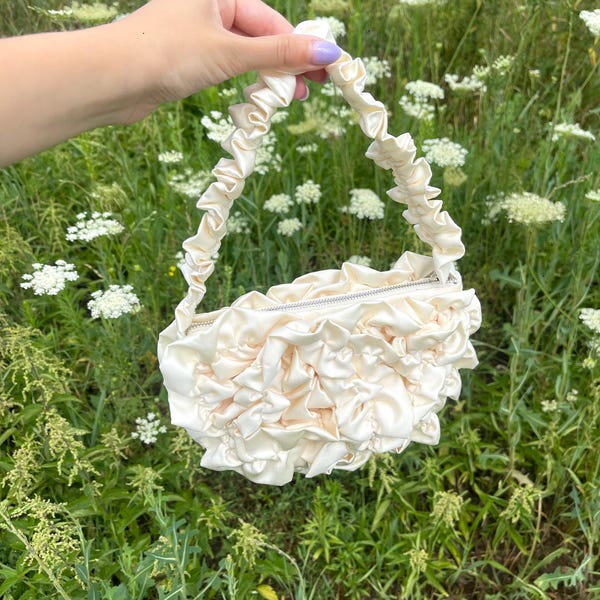 Rüschen Tasche,Textiltasche,Hochzeitstasche, Satintasche, Satintasche ivory, ivory Tasche, zarte Handtasche, Satinhandtasche, Ballettkernstil, romantisch
