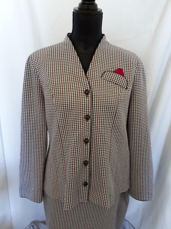 D'Allaird's of Canada suit blazer and skirt hounds