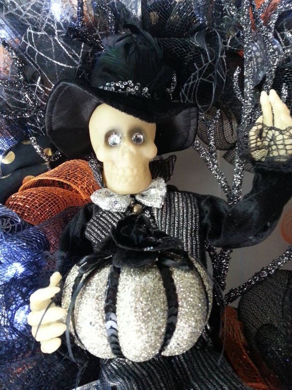 Dapper Skeleton Halloween Wreath w/ Mini Skull Lights | Etsy