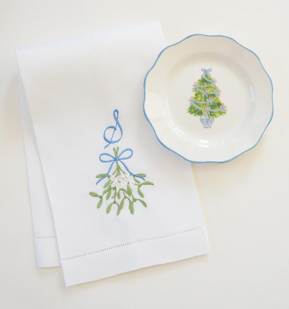 MISTLETOE DESIGN with Monogram Font Embroidered Dinner Napkins and Guest Bath Hand Towels, Home Furnishings, Personalized cloth napkins