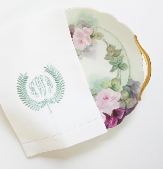 DRAGONFLY WREATH, Monogrammed Cloth Napkins, Monogrammed Linen Dinner Napkins, wedding or hostess gift, monogrammed cotton or linen napkins