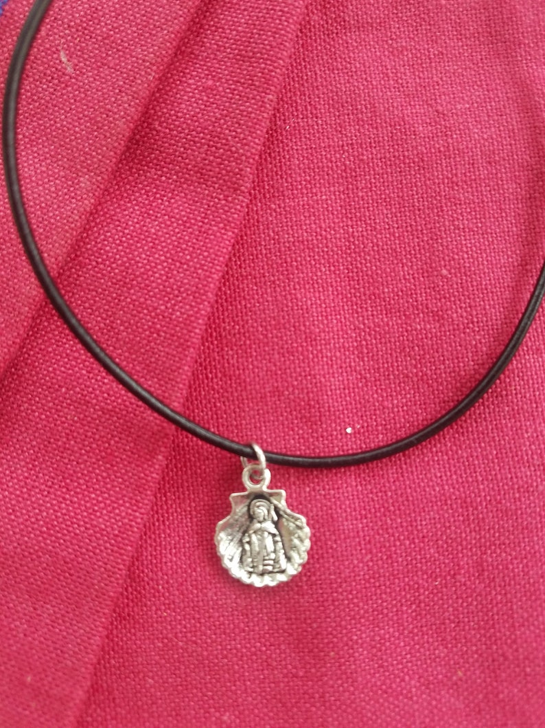 Collar del Camino de Santiago / Concha de vieira / Relieve de Santiago en el reverso / Peregrino / Santiago Apóstol / Hombres y mujeres imagen 2