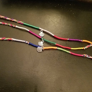 DEZ (10) Pulseiras de Amizade com Conchas de Vieira do Caminho de Santiago / Peregrino / Tornozelo / Praia / Boho / Verão