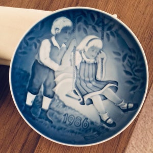 BING & GRONDAHL COPENHAGEN Children&#39;s Day Plate Porcelain 1986