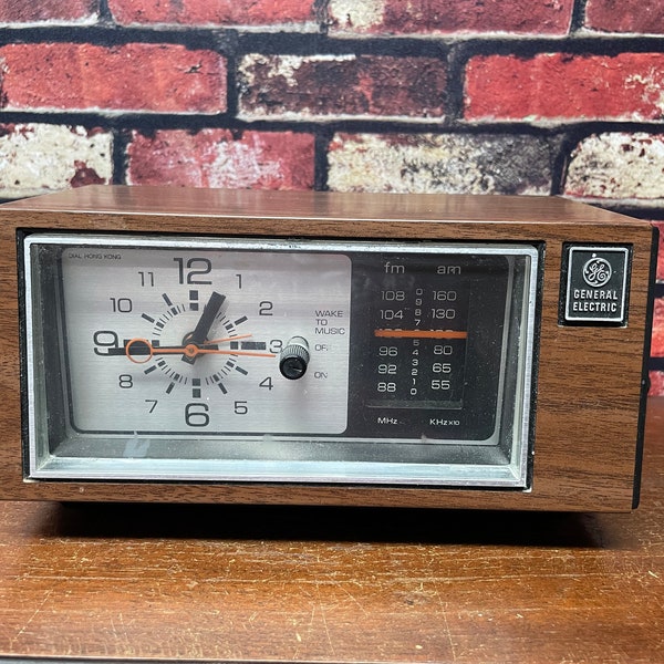 General Electric Wood Grain Alarm Clock