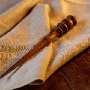 Husillo largo con soporte, estilo ruso, madera dura con aceite