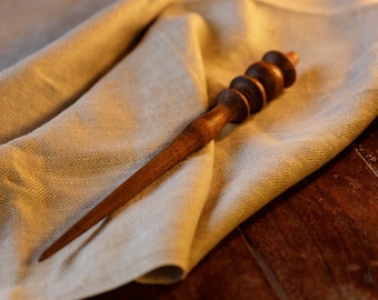 Long supported spindle, rus style, hardwood with oil