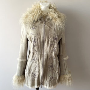 Vintage Embroidered Rabbit Fur Coat: Curly Lamb Collar, Women&#39;s Winter Overcoat (M)