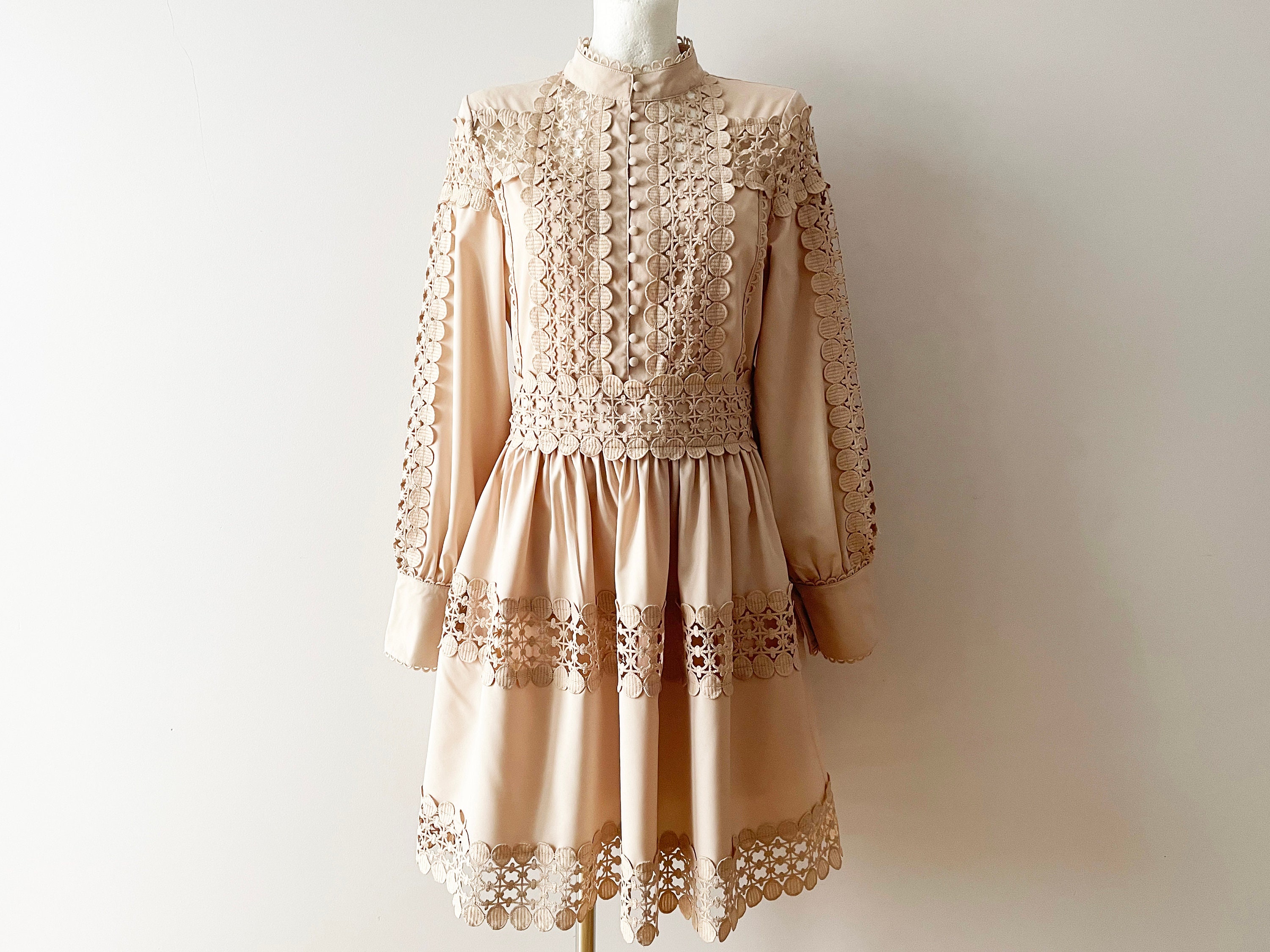 BLAQUE LABEL - Cream Lace Long Sleeve Knit Dress Acrylic Cotton Nylon  Spandex | SilkRoll