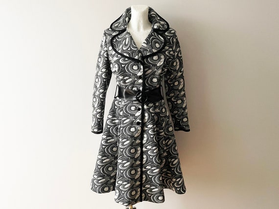 Love the Length! Love the Design! Gorgeous Black Pure Color Turn Down Collar  Long Sleeve Maxi Coat #Fall #Coat #Fa… | Coat fashion, Fashion dresses,  Coats for women