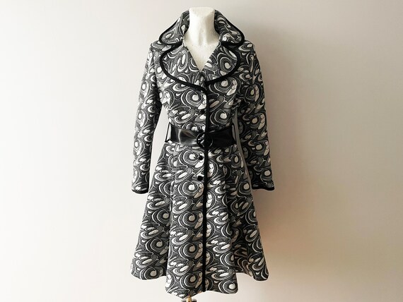70s DAVISELLA Mod Crimplene Dress With Rounded Collar Belted Long