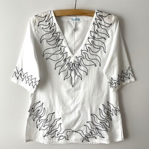 Vintage White cotton summer blouse, Embroidered women&#39;s tunic, short sleeve women top, bohemian summer days shirt, gift idea for her, medium