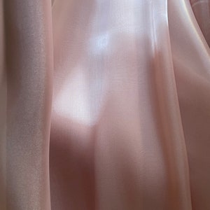 Exquisiter Luxus Haute Couture Dusty Rose Organza Stoff -- Verkaufter Massenware