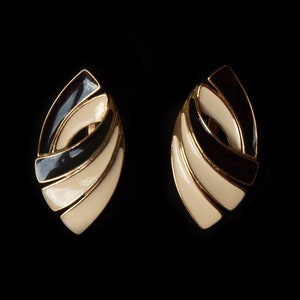 Fabulous Vintage Trifari Clip on Earrings Trifari Jewellery Vintage Clip on Earrings 1980s Earrings Large Clip Ons Black and White Earrings