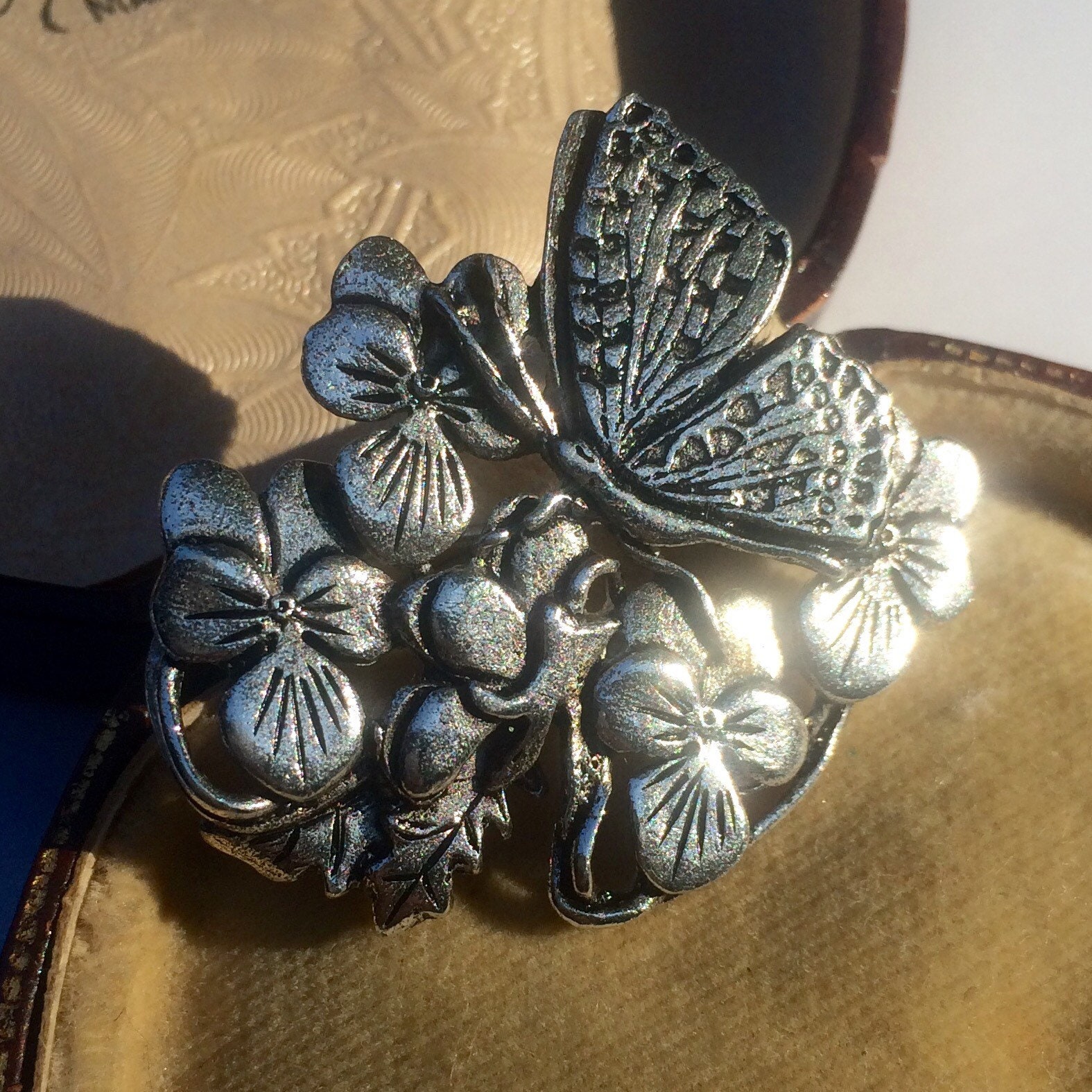 ビンテージアクセサリーブローチ　バタフライ蝶々ブローチ　パーティ大きいインパクト ビンテージアクセサリーブローチバタフライ蝶々ブローチパーティ大きい