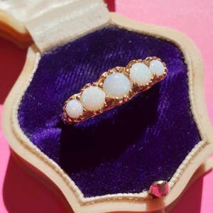 Beautiful Vintage 9ct Yellow Gold Opal Ring Size M or 6.25, Five Stone Opal Ring, Solid 9ct Gold Opal Eternity Ring, Opal Gemstone Ring