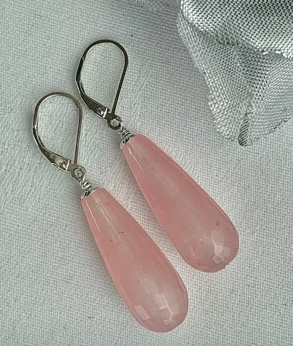 Pink jade hotsell earrings