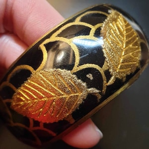 Beautiful Vintage Brass Bangle Bracelet Vintage Thick Bangle Black and Gold Bangle Boho Leaf Design Bangle Vintage Jewellery