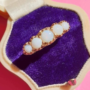 Vintage Opal Band Ring Size M 6.25 9ct Yellow Gold Half Eternity Natural Opals 5 Stones Row in Box