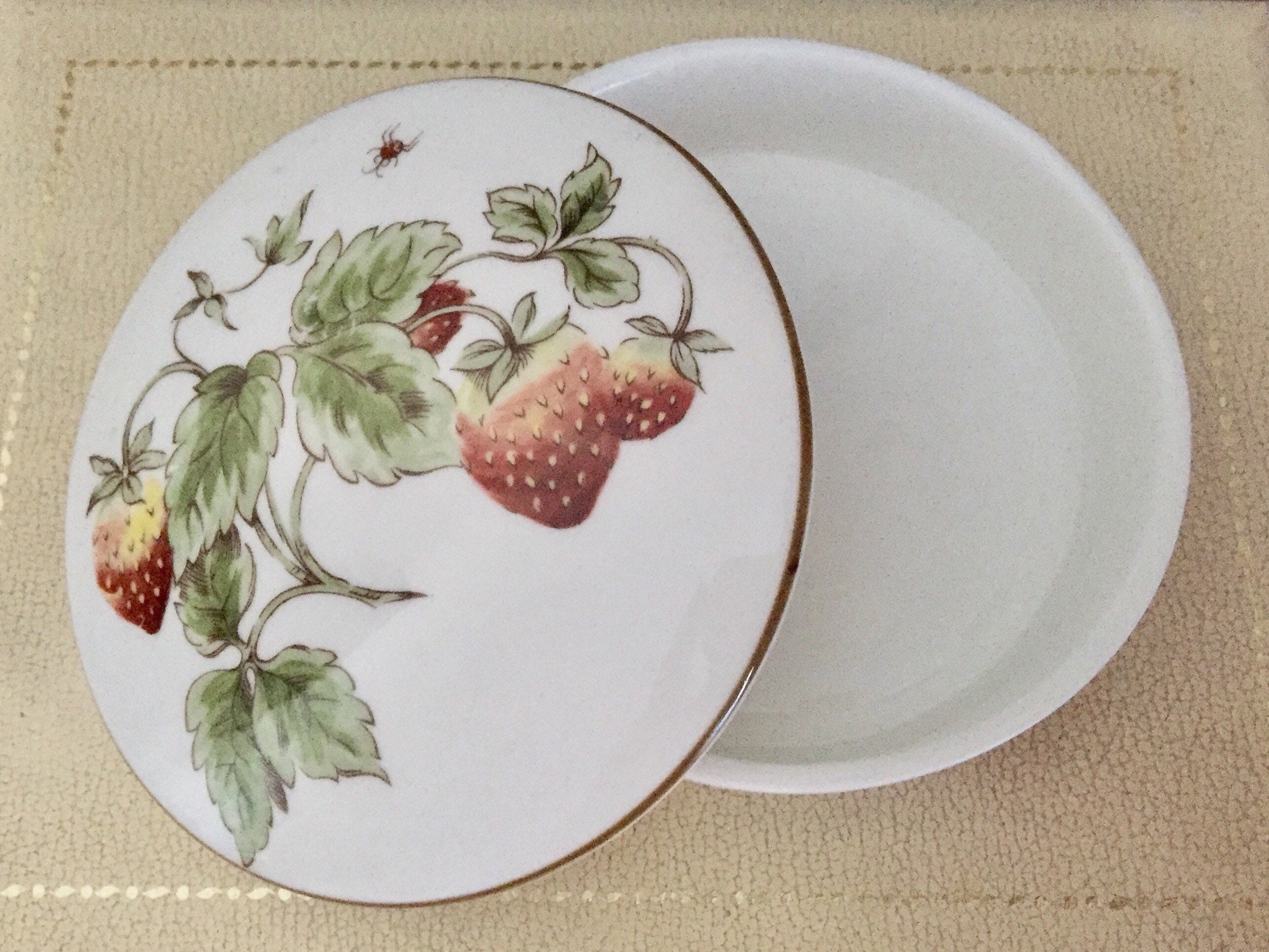 per feste piatto di frutta Cabilock Piatto di ceramica a forma di fragola per dessert e insalata piatto di porcellana piatto da cena colore: rosso 