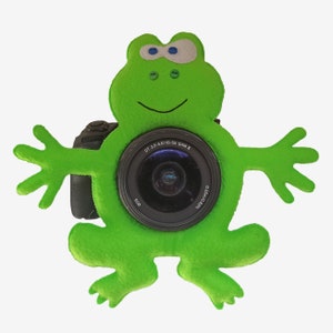 Camera buddy Photography accessory Camera lens buddy Photographer helper Camera accessory Photo helper Camera gift Funny frog Felt frog image 1