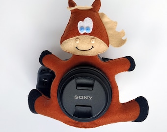 Camera buddy Photography accessory Camera lens buddy Photographer helper Camera accessory Photo helper Camera gift Funny horse Felt horse