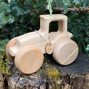 Handmade Natural Wooden Tractor: Eco-Friendly Gift with Montessori and Waldorf Educational Influence, Lotes Toys Baby Gift Free Shipping image 8