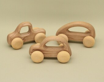 Handgefertigtes Bio-Auto-Set aus Esche: Umweltfreundliches Babyspielzeug