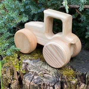 Handmade Natural Wooden Tractor: Eco-Friendly Gift with Montessori and Waldorf Educational Influence, Lotes Toys Baby Gift Free Shipping image 10