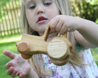 Handmade Natural Wooden Tractor: Eco-Friendly Gift with Montessori and Waldorf Educational Influence, Lotes Toys Baby Gift Free Shipping