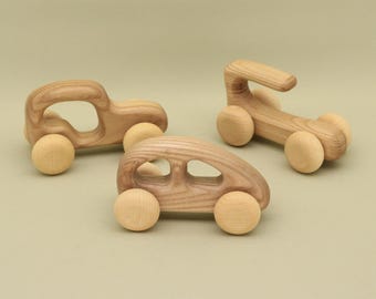 Handgefertigtes Bio Holzauto-Set: Umweltfreundliches Babyspielzeug