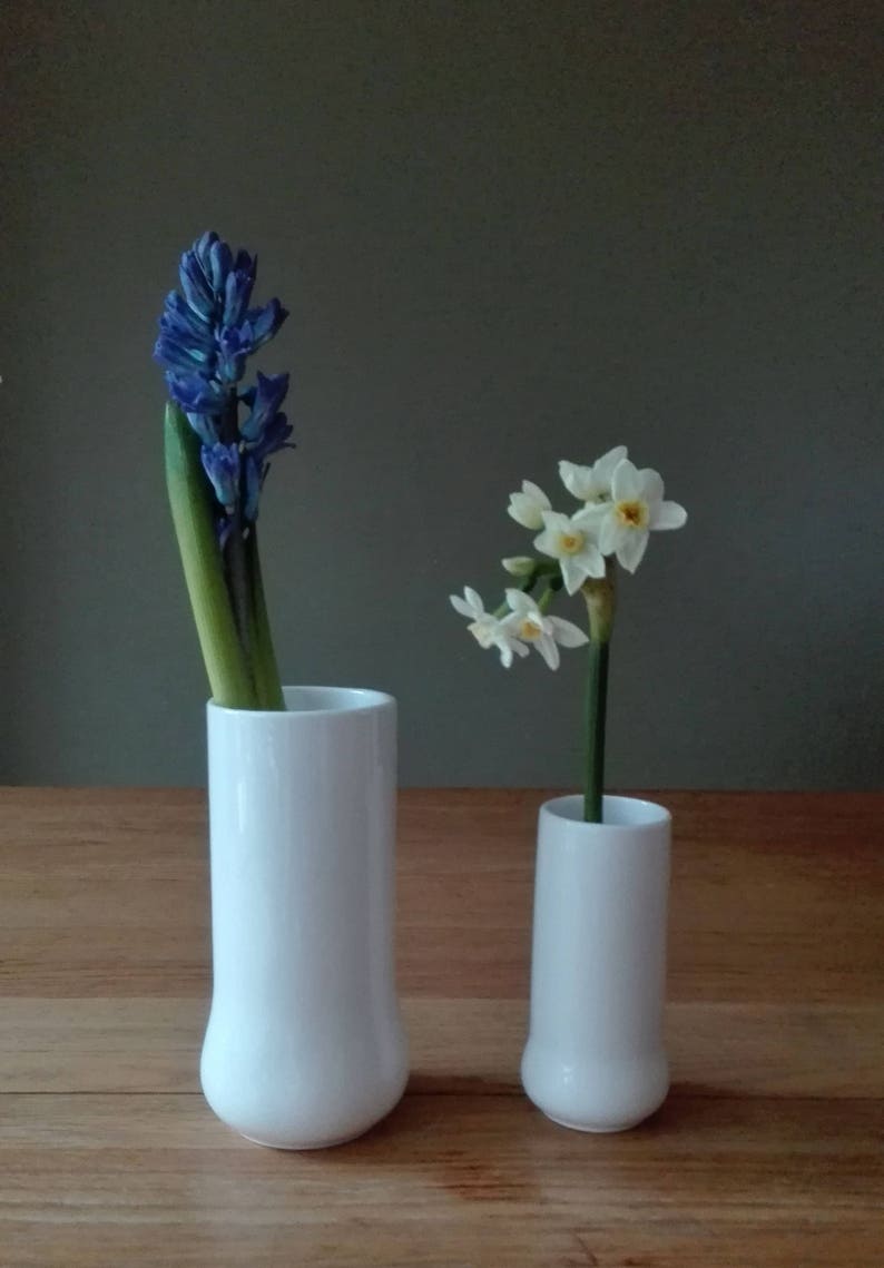 China Vase. White vase. Bud vase. Contemporary Vase. Gilded image 7