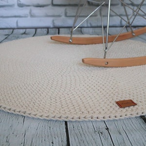 Handwoven Natural Cotton Rug Cream Round Simple Modern Rug Nursery Crochet Rug Washable Cotton Rug Round area rug Modern kids floor mat imagem 7