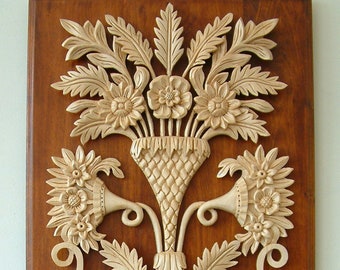 Wandpaneel – Vase mit Blumen – Holzschnitzerei, handgefertigt, Unikat