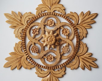 Rosace en bois sculpté pour décoration de plafond ou de mur, rosace en forme de soleil pour un style maison - Sculpture de fleurs de lodge, faite main, conception d'auteur Unique.