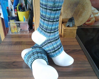 Yoga socks with blue stripes to fit a size 3-5 UK foot