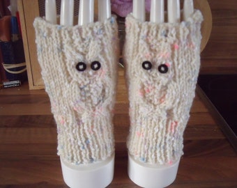 Owl fingerless mittens cream with coloured flecks