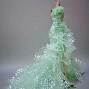 Dress for Fashion Royalty Doll (Fr2, fr6.0, nuface3.0 or similar size doll)