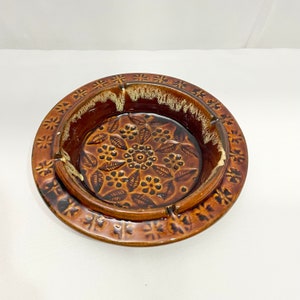 Vintage Clay Pottery Ashtray Golden Brown Heavy Round Floral Patterned Drip USA